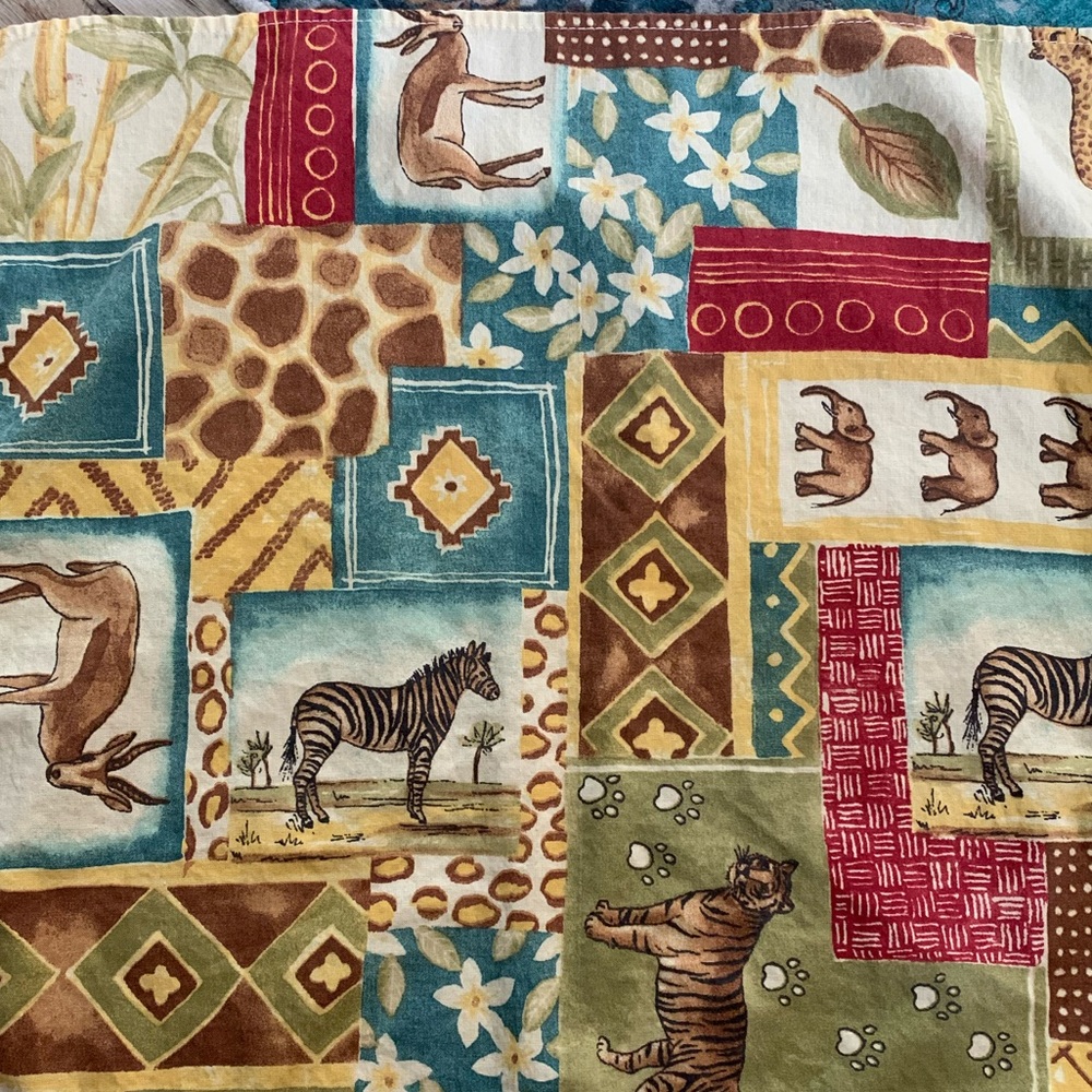 Vintage Avon Home Lot Of 9 African Animal Print 100% Cotton Napkins 16 3/4” - Picture 2 of 2